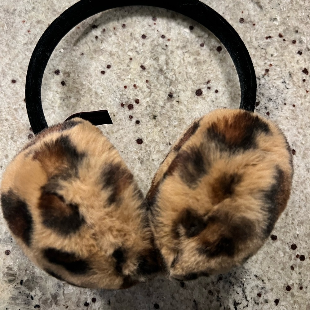 Leopard ear muffs